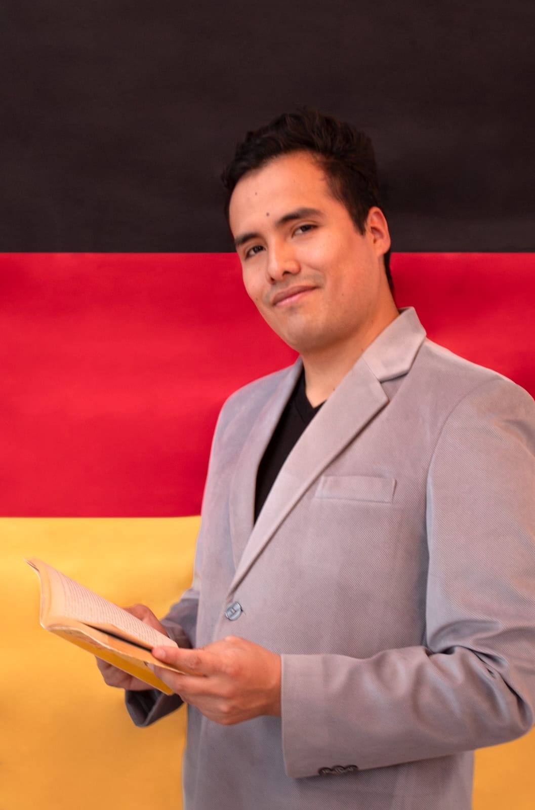 Luis Salazar